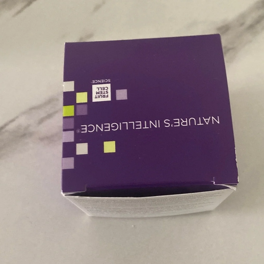 Rejuvenating Sleeping Mask - Purple